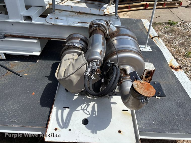 image for item FB3393 2021 Highway Manufacturing Company HHF pressure digger truck bed