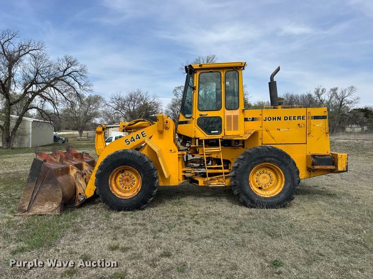 image for item FB7138 1988 John Deere 544E 