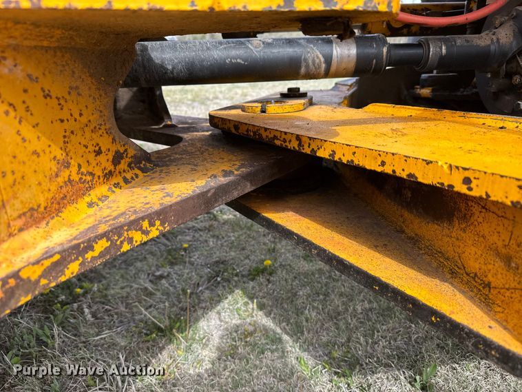 image for item FB7138 1988 John Deere 544E 