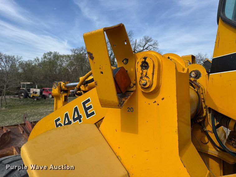 image for item FB7138 1988 John Deere 544E 
