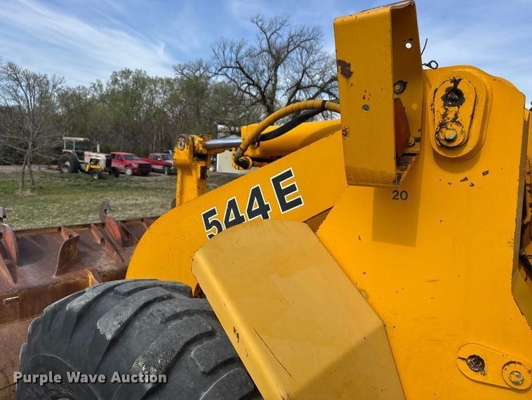 image for item FB7138 1988 John Deere 544E 