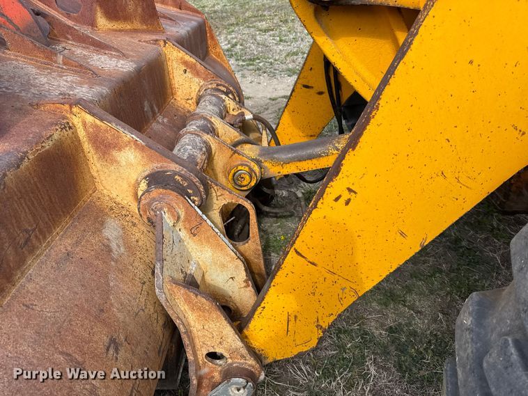 image for item FB7138 1988 John Deere 544E 