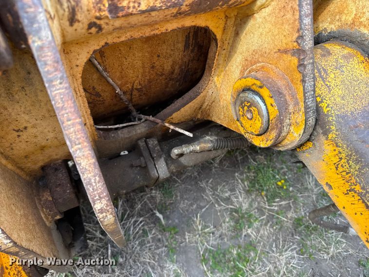 image for item FB7138 1988 John Deere 544E 