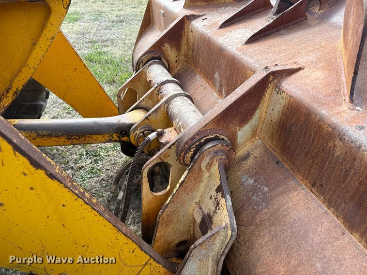 image for item FB7138 1988 John Deere 544E 