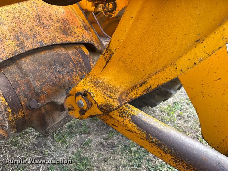 image for item FB7138 1988 John Deere 544E 