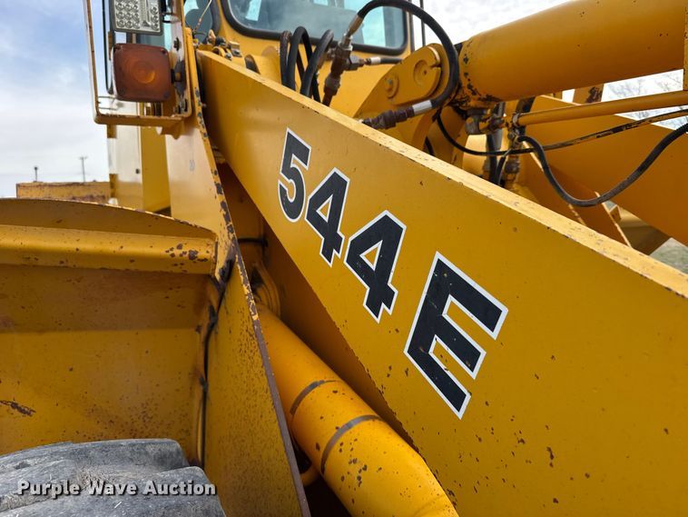 image for item FB7138 1988 John Deere 544E 