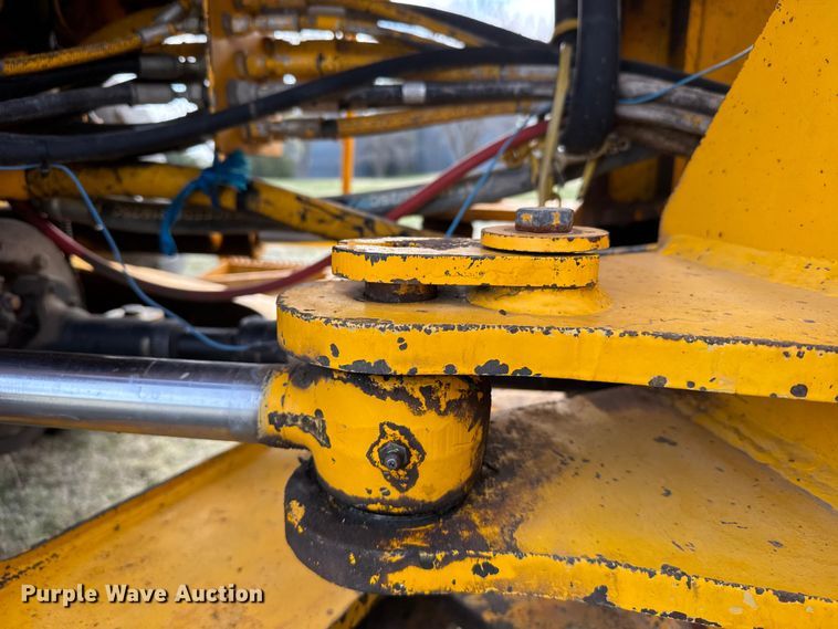 image for item FB7138 1988 John Deere 544E 