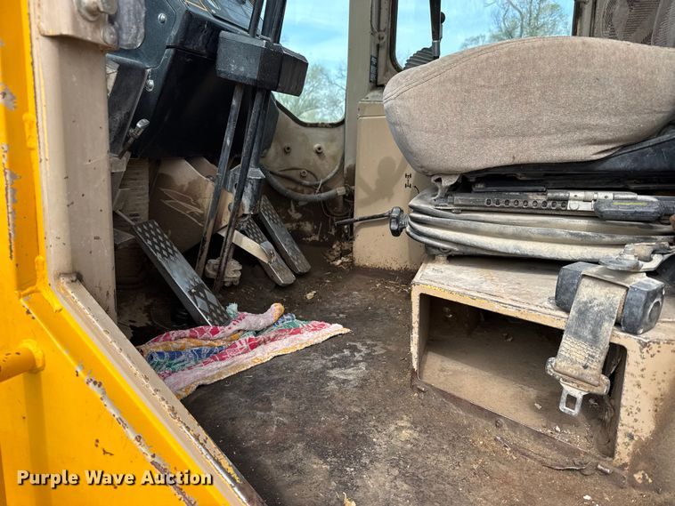 image for item FB7138 1988 John Deere 544E 