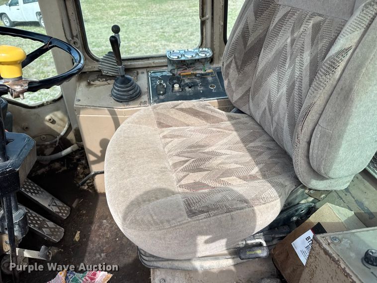 image for item FB7138 1988 John Deere 544E 