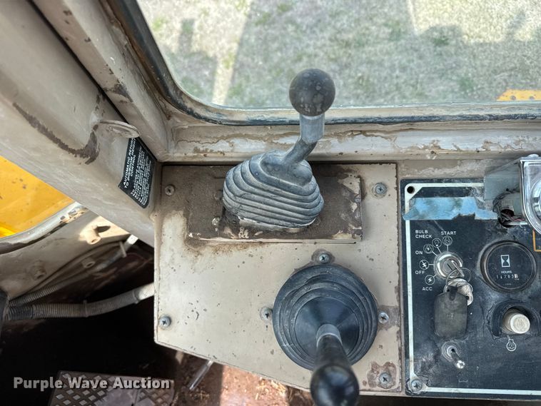 image for item FB7138 1988 John Deere 544E 