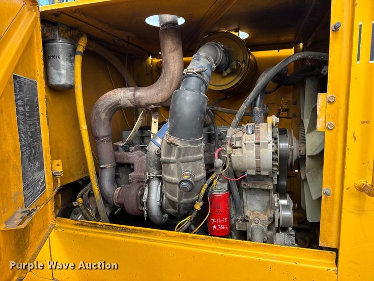 image for item FB7138 1988 John Deere 544E 