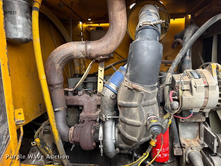 image for item FB7138 1988 John Deere 544E 