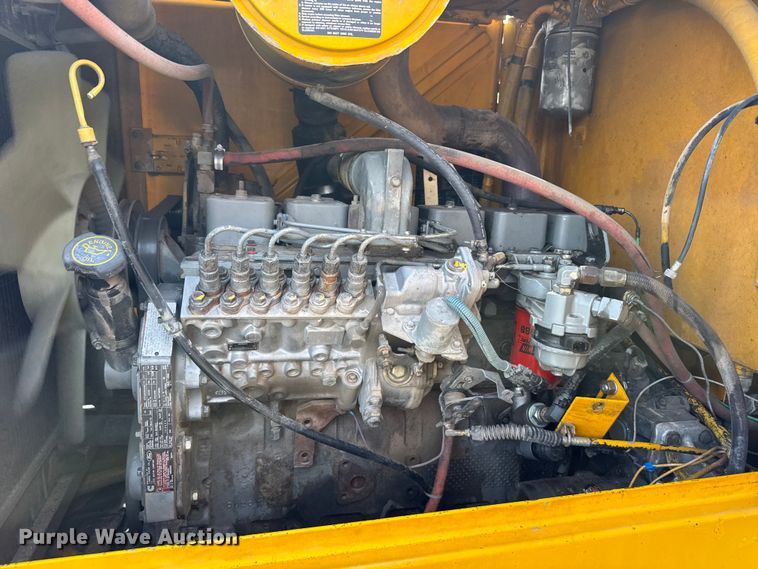 image for item FB7138 1988 John Deere 544E 