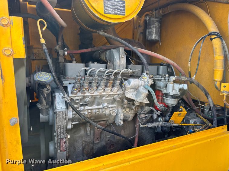 image for item FB7138 1988 John Deere 544E 