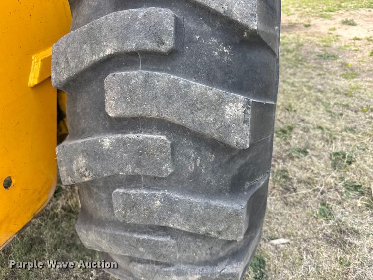 image for item FB7138 1988 John Deere 544E 