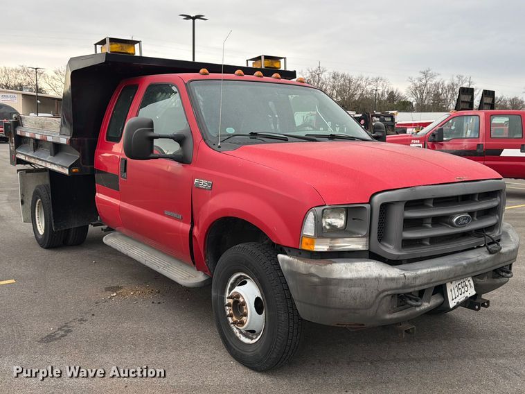 image for item FB8049 2004 Ford F350 Super Duty dump bed pickup truck
