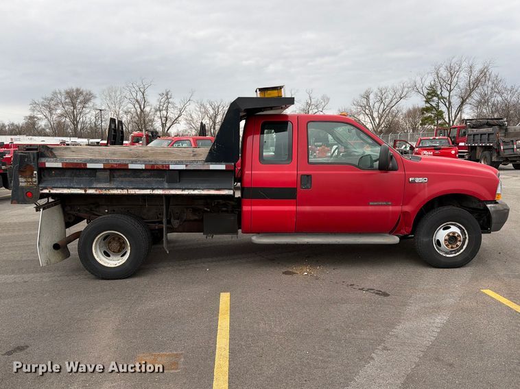 image for item FB8049 2004 Ford F350 Super Duty dump bed pickup truck
