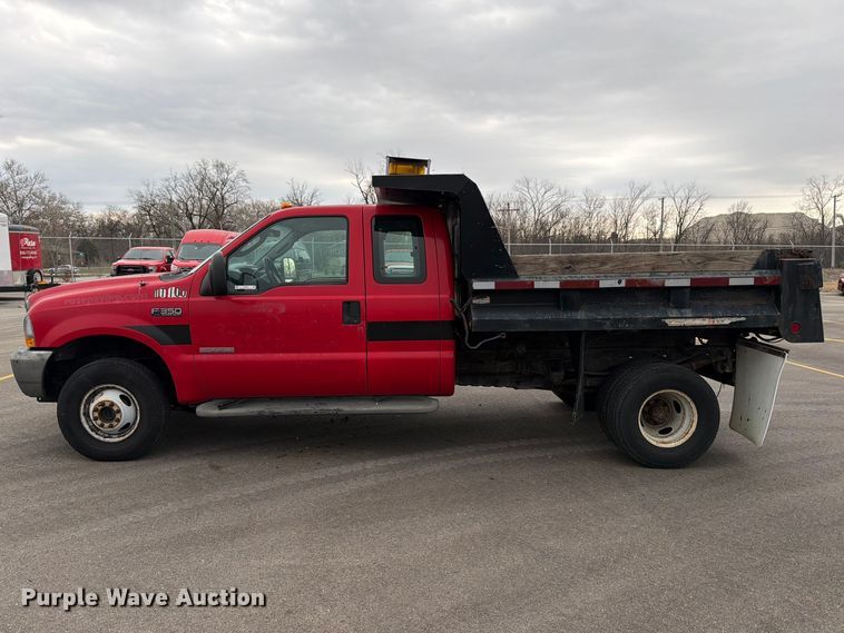 image for item FB8049 2004 Ford F350 Super Duty dump bed pickup truck