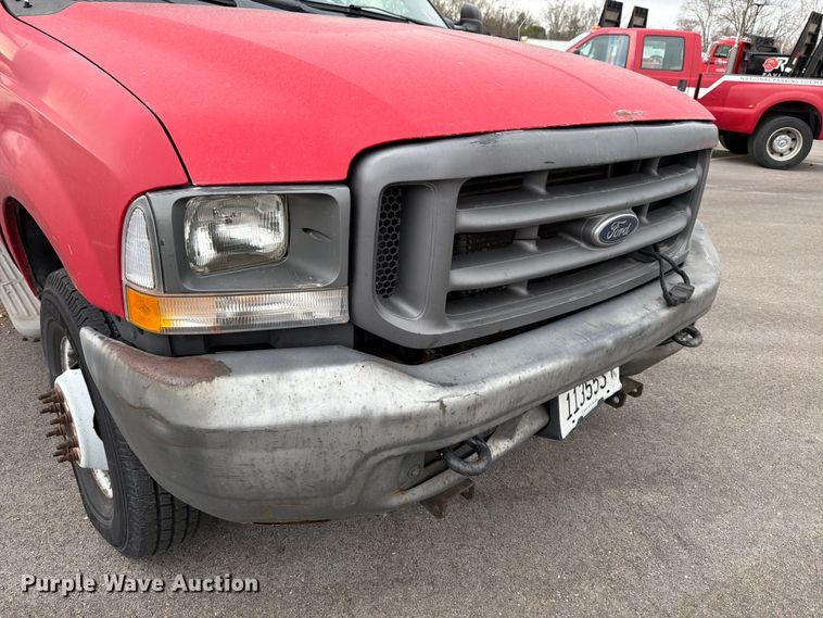 image for item FB8049 2004 Ford F350 Super Duty dump bed pickup truck