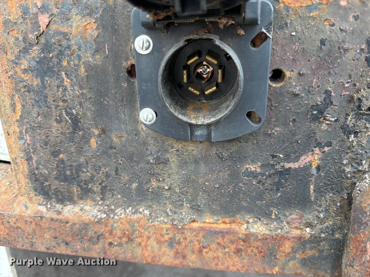 image for item FB8049 2004 Ford F350 Super Duty dump bed pickup truck