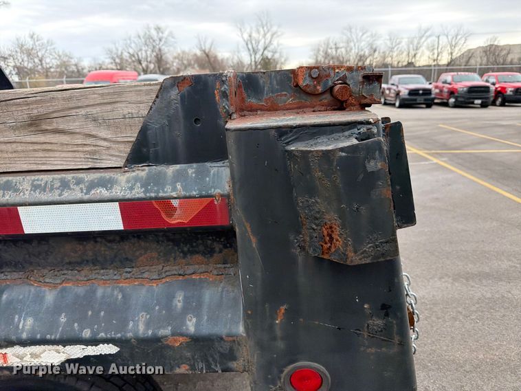 image for item FB8049 2004 Ford F350 Super Duty dump bed pickup truck