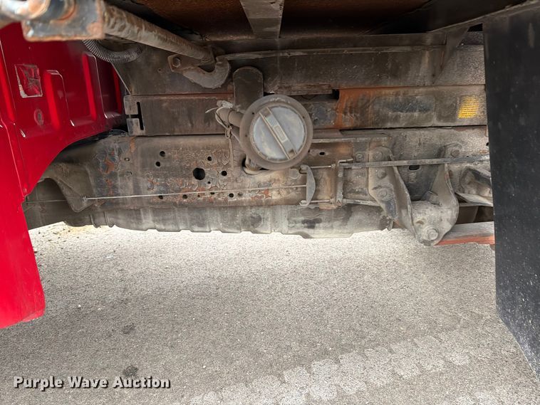 image for item FB8049 2004 Ford F350 Super Duty dump bed pickup truck