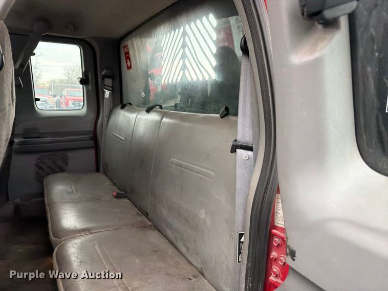 image for item FB8049 2004 Ford F350 Super Duty dump bed pickup truck