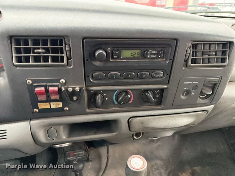image for item FB8049 2004 Ford F350 Super Duty dump bed pickup truck