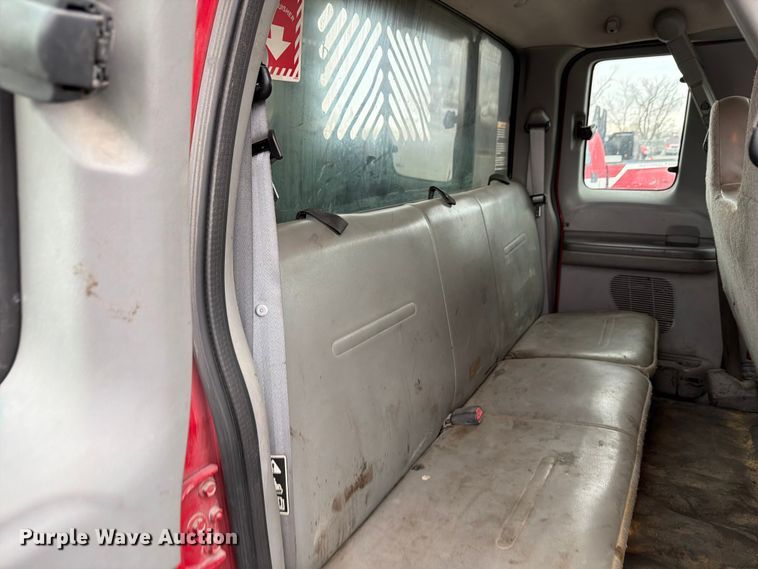 image for item FB8049 2004 Ford F350 Super Duty dump bed pickup truck