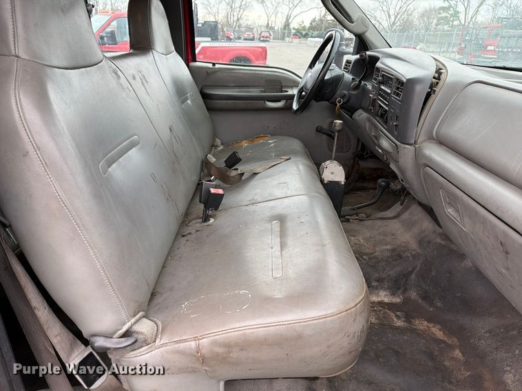 image for item FB8049 2004 Ford F350 Super Duty dump bed pickup truck