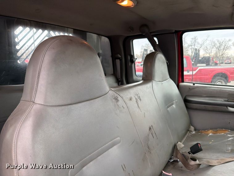 image for item FB8049 2004 Ford F350 Super Duty dump bed pickup truck
