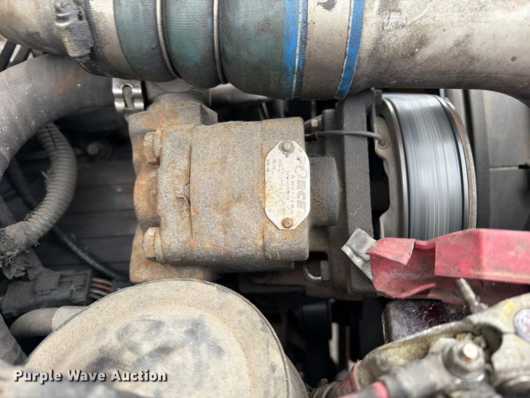 image for item FB8049 2004 Ford F350 Super Duty dump bed pickup truck