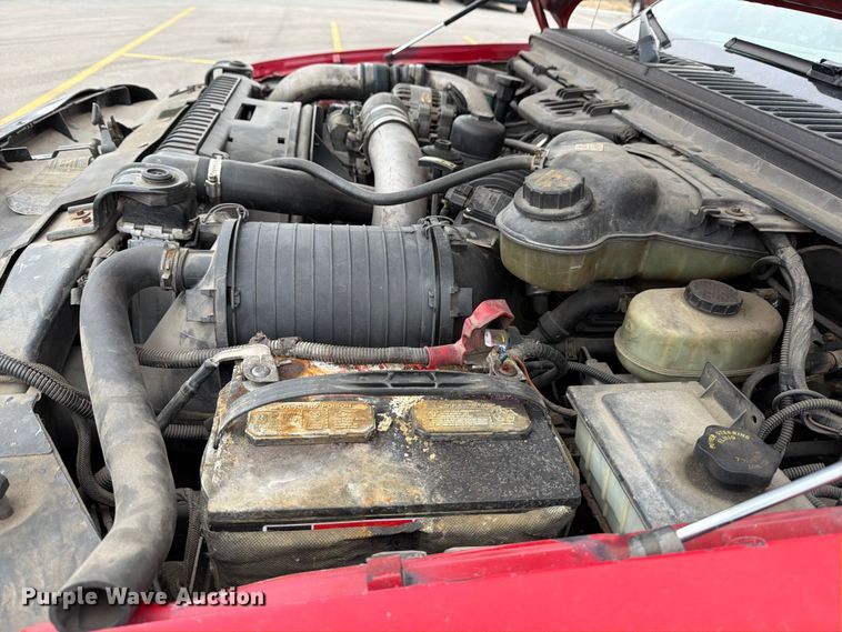 image for item FB8049 2004 Ford F350 Super Duty dump bed pickup truck