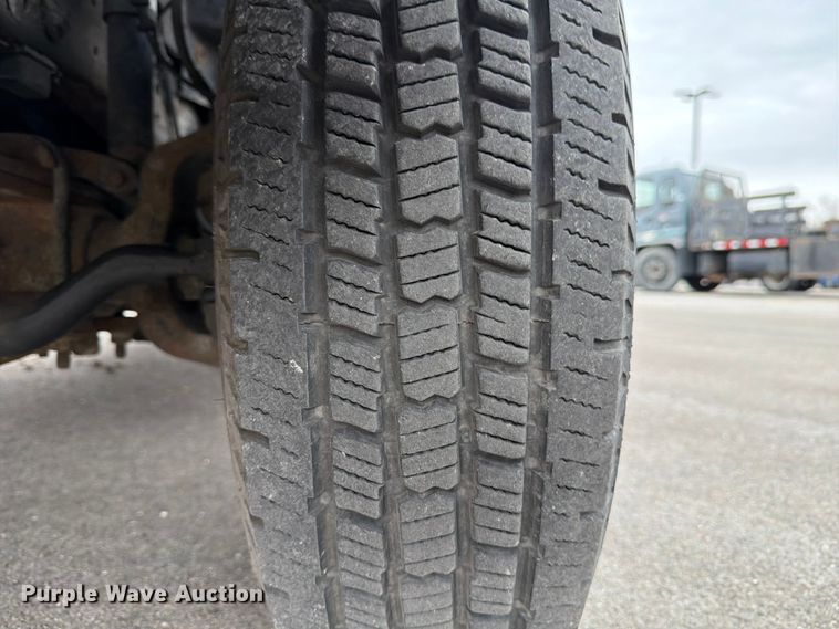 image for item FB8049 2004 Ford F350 Super Duty dump bed pickup truck