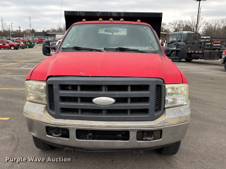 image for item FB8050 2005 Ford F350 Super Duty XL dump flatbed pickup truck