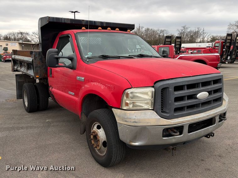 image for item FB8050 2005 Ford F350 Super Duty XL dump flatbed pickup truck