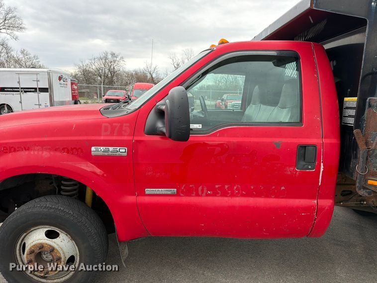 image for item FB8050 2005 Ford F350 Super Duty XL dump flatbed pickup truck
