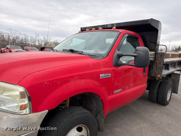 image for item FB8050 2005 Ford F350 Super Duty XL dump flatbed pickup truck
