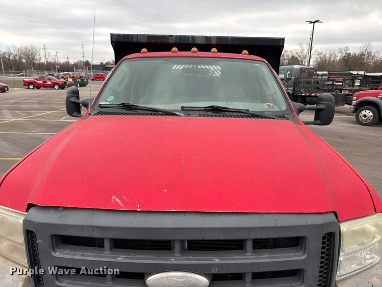 image for item FB8050 2005 Ford F350 Super Duty XL dump flatbed pickup truck