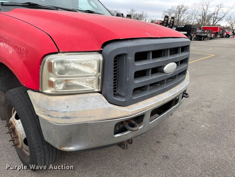 image for item FB8050 2005 Ford F350 Super Duty XL dump flatbed pickup truck
