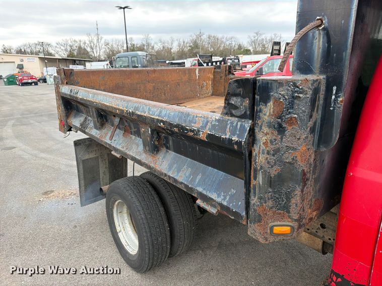 image for item FB8050 2005 Ford F350 Super Duty XL dump flatbed pickup truck