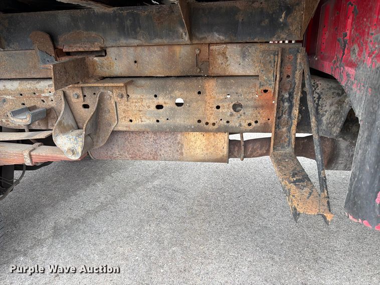image for item FB8050 2005 Ford F350 Super Duty XL dump flatbed pickup truck