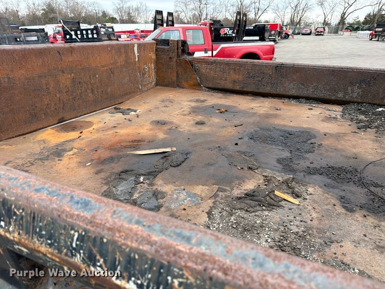 image for item FB8050 2005 Ford F350 Super Duty XL dump flatbed pickup truck
