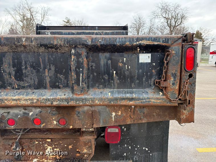 image for item FB8050 2005 Ford F350 Super Duty XL dump flatbed pickup truck