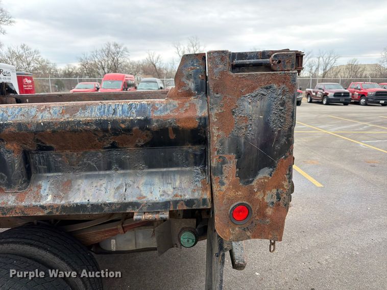 image for item FB8050 2005 Ford F350 Super Duty XL dump flatbed pickup truck