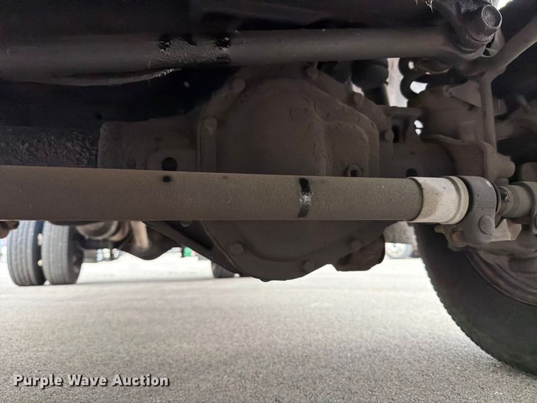 image for item FB8050 2005 Ford F350 Super Duty XL dump flatbed pickup truck
