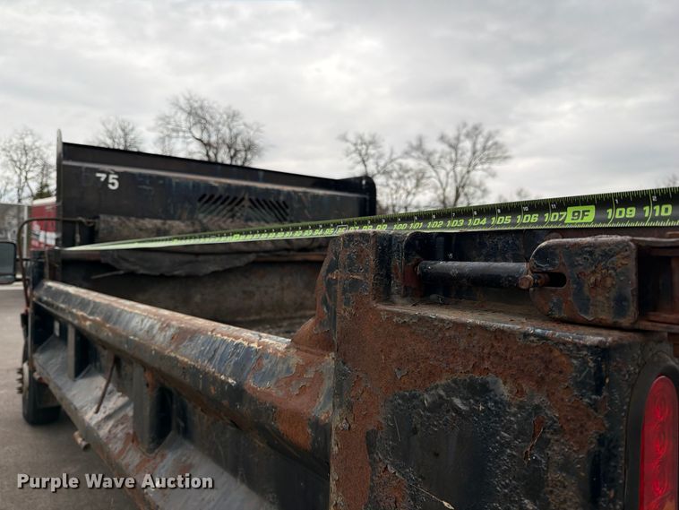 image for item FB8050 2005 Ford F350 Super Duty XL dump flatbed pickup truck