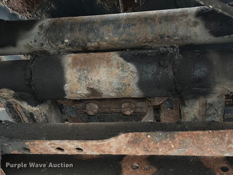 image for item FB8050 2005 Ford F350 Super Duty XL dump flatbed pickup truck