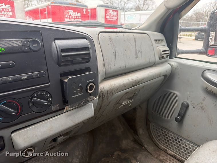 image for item FB8050 2005 Ford F350 Super Duty XL dump flatbed pickup truck