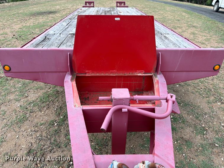 image for item FB8114 2002 Winston AP21025AC equipment trailer
